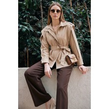 Lela Regular Fit Dik Yaka Geniş Omuzlu Kuşaklı Trençkot Bayan Trençkot 6927623