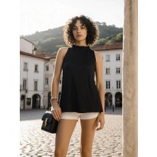 Fırfırlı Dik Yaka Kolsuz Saten Bluz Xl