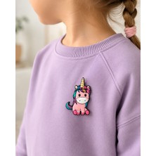 Herşey Nota Sevimli Unicorn Figürlü Çocuk Rozeti – Renkli Çanta ve Kıyafet Aksesuarı