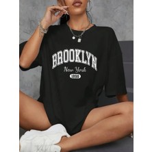 Tarz Yeri Kadın Brooklyn Baskılı Tişört Kısa Kol Bisiklet Yaka Oversize T-Shirt - Siyah