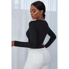 Kadın Siyah Uzun Kollu Düğmeli Göğüs ve Göbek Dekolteli Crop Top Bluz