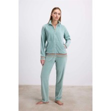 Kadife Dokulu Uzun Kollu Sweatshirt ve Pantolon Takımı