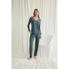 Yakası Omzu ve Paçası Dantelli Boydan Düğmeli Pijama Takımı