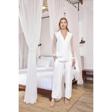 Dantelli ve Tüllü Uzun Kollu Önü Düğmeli Saten Pijama Takımı