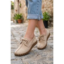 Shoemix Kadın Hakiki Deri Bej Süet Bağcıklı Makosen - El Dikişli Esnek Tırtıklı Taban Günlük Ayakkabı