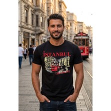 Exve Exclusive Siyah Üzerine Kırmızı Istanbul Yazılı Nostaljik Tramvay Fotoğraf Baskılı Erkek Tişört Pamuk Penye T-Shirt