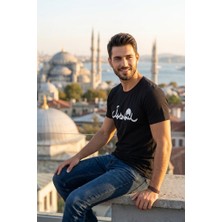 Exve Exclusive Siyah Üzerine Beyaz Istanbul Yazılı ve Cami Silüeti Baskılı Erkek Tişört Pamuk Penye T-Shirt