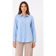 Tarz Yeri Kadın Uzun Kol Gömlek Düğmeli Klasik Yaka Günlük ve Ofis Şıklığına Uygun - Açık Mavi