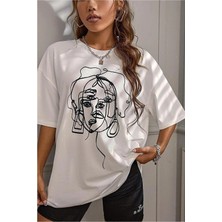 Kozz Style Çizgili Figür Oversize Beyaz Pamuklu Tişört