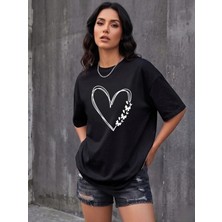 Kozz Style Kadın Heart Butterfly Baskı Organik Pamuk Relaxed Fit Yuvarlak Yaka Tişört Siyah