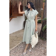 Gülseli Kadın Polo Yaka Ön Yarım Düğmeli Puantiyeli Elbise P-00022912