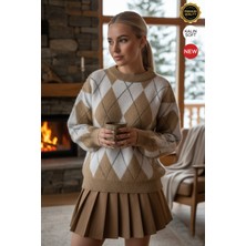 Millionaire Kadın Camel Beyaz 2 Baklava Desen Sakal Detaylı S-M-L Beden Uyumlu Oversize Triko Kazak