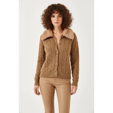 Efnaz Style Kadın Saç Örgülü Yakası Kürklü Triko Camel Hırka