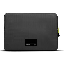 Native Union Native Uninon Ultralight Sleeve Serisi Su Geçirmez Ripstop Kumaş 14 Inç Macbook Çantası Siyah