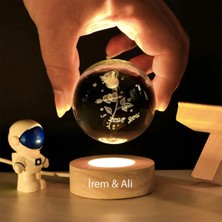 St. Morritz Kişiye Özel Ahşap Stand'lı I Love You Tasarımlı Işıklı Dekoratif Cam Küre 6cm