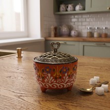 Lueeci Kırmızı Çini Desenli Ayşen Seramik, Metal Kapaklı Şekerlik, Sunumluk, Çerezlik 10X10 cm