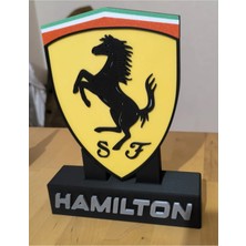 Belirtilmemiş Lewis Hamilton Ferrari Logolu Masa Dekoru 22CM