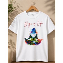 Broşürevim Yoga Is Life Desenli Doğa ve Meditasyon Tasarımlı Yogacı Kadın Beyaz Kısa Kollu Günlük Tişört