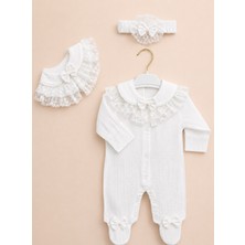 Kardeşler Bebe Fiyonk ve Dantel Detaylı Çıkarılabilir Yaka Kız Bebek Patikli Tulum + Saç Bandı