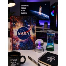 Kesene Nasa Desenli Spiralli Defter Aydınlatmalı Astronot Kristal Küre Renkli Sıvı Kum Saati Hediye Seti