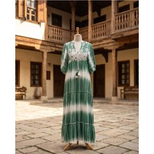 Siya Kadın Yeşil Batik Desenli Nakış Detaylı Şifon Maxi Elbise