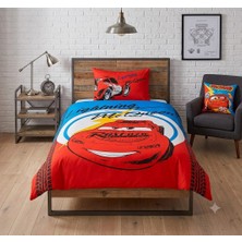 Taç Lisanslı Disney Cars Mcqueen ( 120 x 200 cm Lastikli Çarşaflı ) Tek Kişilik Nevresim Takımı