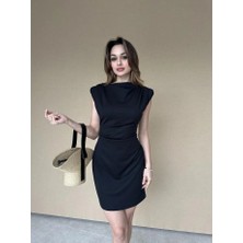 Klex Kayık Yaka Vatkalı Büzgü Detaylı Mini Elbise 5016 Siyah - S