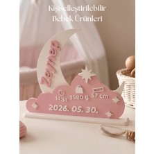 Eosanthe 3D Baskı Kabartmalı Bebek Doğum Panosu – Kişiye Özel Isimli, Saat, Kilo ve Boy Detaylı Masa Süsü ( 18 cm x 15 cm )