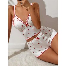 Alvenessa Beyaz Üstüne Çilek Desenli Fitilli Askılı Şortlu Pijama Takımı