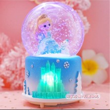 St. Morritz Frozen Temalı Püskürtmeli Işıklı ve Müzikli Kar Küresi