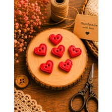 Bkc Ticaret 6'lı 2,5 cm El Yapımı Polimer Kil Kalp Düğme Seti | Kırmızı Kalp Dekoratif Düğme | Hırka, Kazak, Bebek Örgüsü ve Amigurumi Için