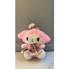 Magicway Sevimli Kuromi ve My Melody Ekose Elbiseli Peluş Oyuncak 30 cm - Hediyelik Yumuşak Figür Bebek 30 cm Elbiseli- Sevgiliye Doğum Günü Hediye Bebek