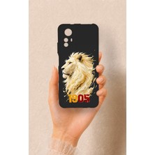 Vip Case Redmi Note 12S Uyumlu Sarı Kırmızı 1905 Aslan Desenli Silikon Kılıf