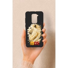 Vip Case Redmi Note 9 Uyumlu Sarı Kırmızı 1905 Aslan Desenli Silikon Kılıf