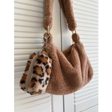 Wooly Joys Leopar Desenli Peluş Cüzdan Anahtarlık / Çanta Charmı / Tüylü Çanta Süsü / Peluş Cüzdan / Bozukluk / Airpods Çantası / 23 Farklı Renk Seçeneğiyle