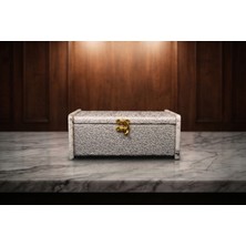 VM Tasarım Ahşap Dekoratif Takı ve Mücevher Kutusu - Özel Işlemeli Kilitli Sandık (16X11X6.5 Cm)