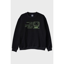 Lofux Turning It Off And On Again Baskılı Retro Siyah Bisiklet Yaka Sweatshirt