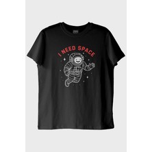lofux I NEED SPACE Astronot Tasarımlı Baskılı Siyah Tişört