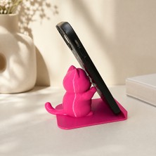 Sepetche Kedi Figürlü Masaüstü Telefon Standı – Dekoratif Cep Telefonu Tutucu ve Masaüstü Aksesuarı