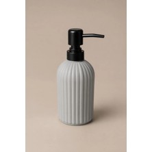Klarhaus Vovy Çizgili Cam Sabunluk 500 ml – Siyah Pompalı Modern Sıvı Sabun ve Deterjan Dispenseri - 18,5 cm x 7 cm
