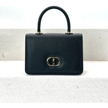 V'SHINE Model 3092 - D Kilit Detaylı Kapaklı Çanta - Siyah