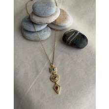 Triya Wear Studio Art Deco Üç Taşlı Gold Çerceveli Zincir Kolye