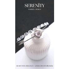 Serenity Sıralı Beyaz Taşlı Kalp Figürlü Çelik Kaplama Bileklik
