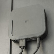 Aesco Xiaomi Mi Tv Box S ile Uyumlu Duvar Montaj Aparatı – Dayanıklı Plastik Tutucu