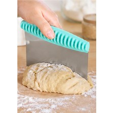 Aesco Desenli Saplı Metal Hamur Spatulası, Hamur Kesme ve Bölme Aparatı, Pasta Sıvama ve Mutfak Kazıyıcı, Ergonomik Plastik Saplı (Su Yeşili)