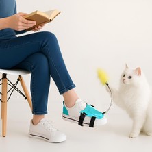 Die Grup Kanji Ayağa Takılan Kedi Oyun Oltası – Tüylü Kedi Egzersiz Oyuncağı – Elleri Serbest Bırakan Ayaklı Oyun Olta Çubuğu