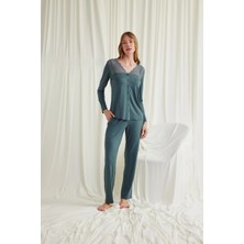 Seraviax Yakası Omzu ve Paçası Dantelli Boydan Düğmeli Pijama Takımı