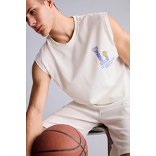 Die Grup DEFACTO%100 Pamuk Nba Los Angeles Lakers Lisanslı Boxy Fıt Ekru Atlet