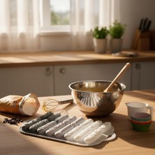 Hakay 16 Bölmeli Çok Amaçlı Silikon Finger Kalıp - 25X17 cm - Dekoratif Baton Atıştırmalık, Pasta ve Hobi Kalıbı - Esnek Yapı, Kolay Temizlenebilir (Beyaz-Gri-Antrasit)