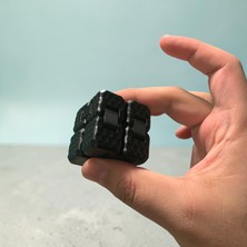 Frefly Store Sonsuz Stres Küpü Infinity Cube - Parmak Egzersiz ve El Kondisyon Aparatı - Ergonomik Petek Dokulu Odaklanma Aracı - Anti-Stres ve Zihin Boşaltma Aparatı